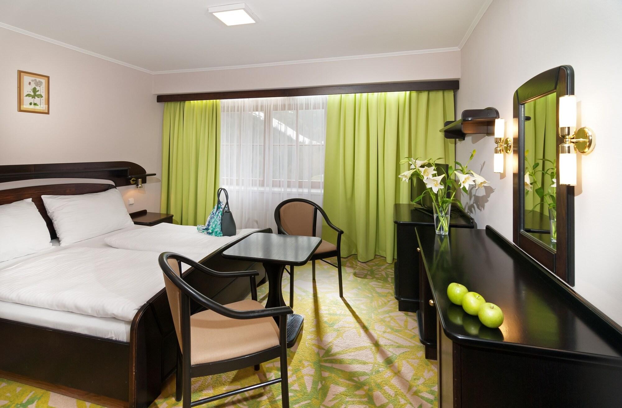 Hotel Zatisi Špindlerŭv Mlýn Buitenkant foto