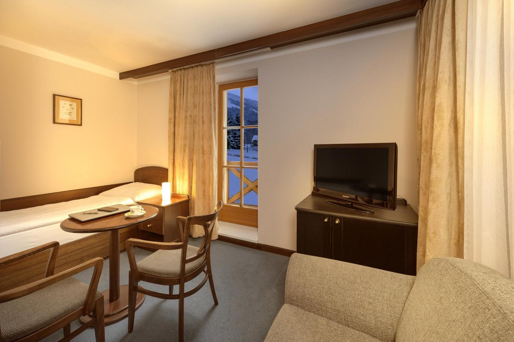 Hotel Zatisi Špindlerŭv Mlýn Buitenkant foto