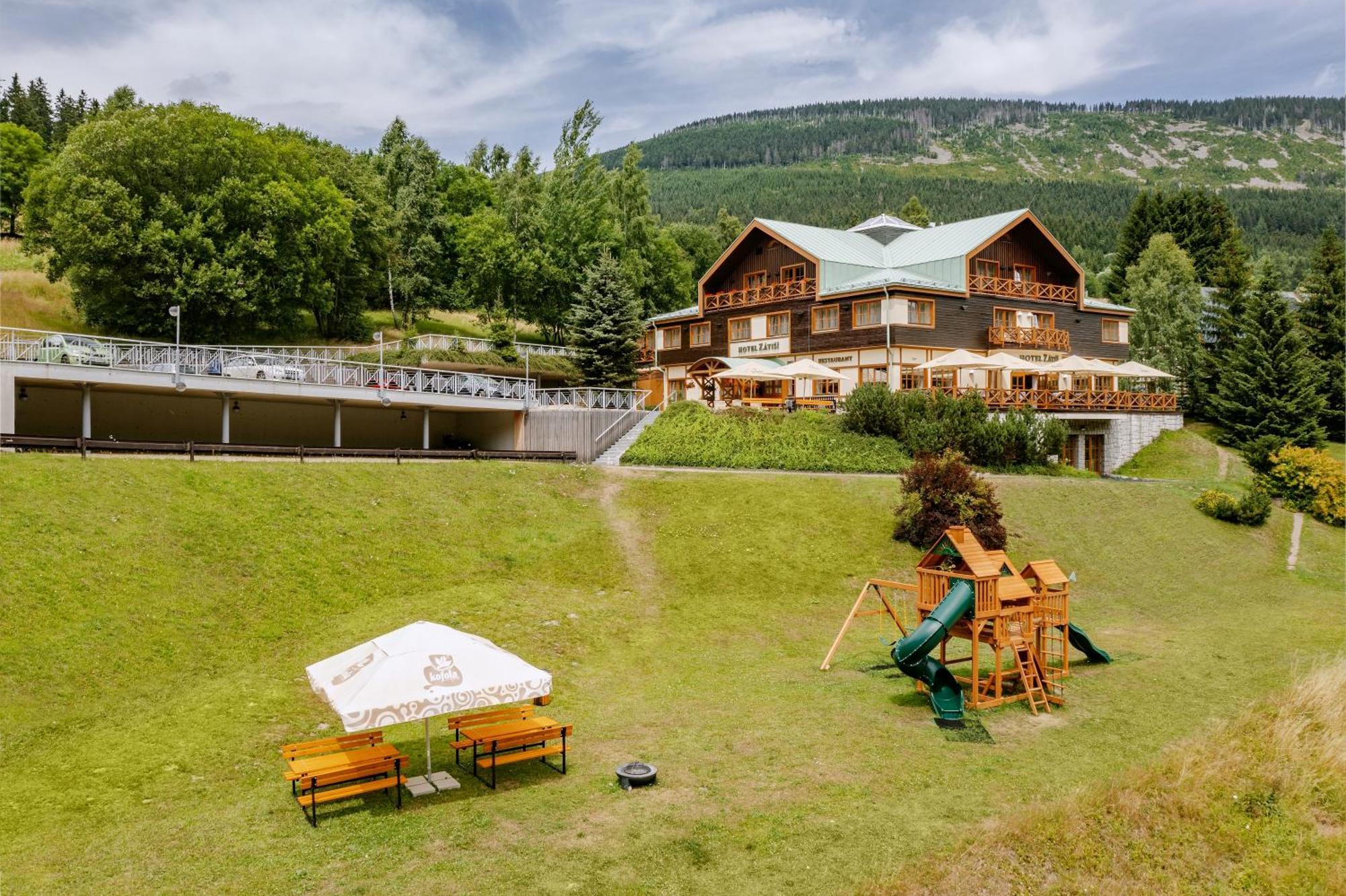 Hotel Zatisi Špindlerŭv Mlýn Buitenkant foto