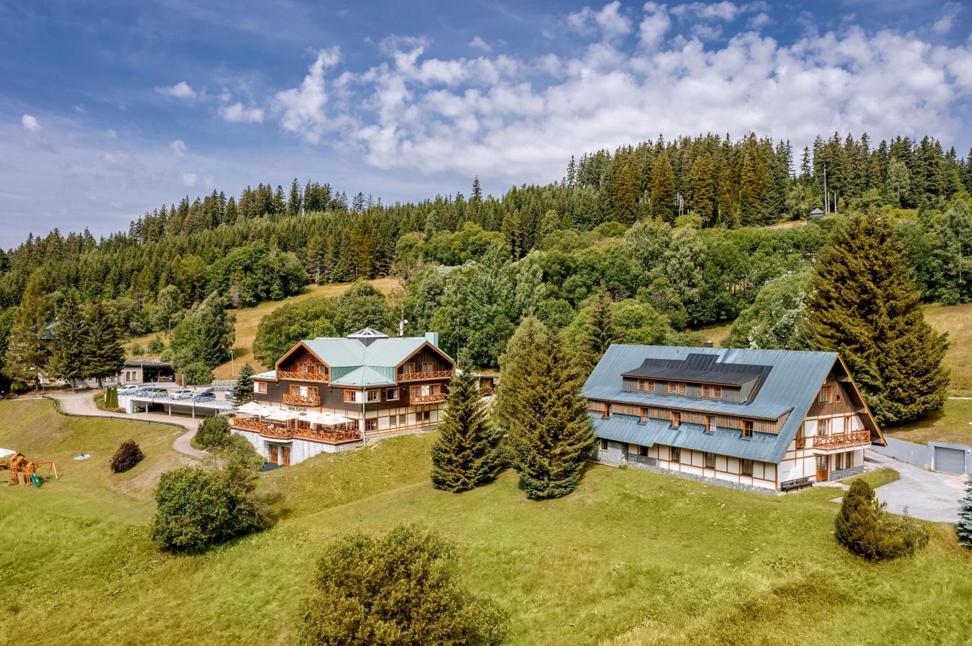 Hotel Zatisi Špindlerŭv Mlýn Buitenkant foto