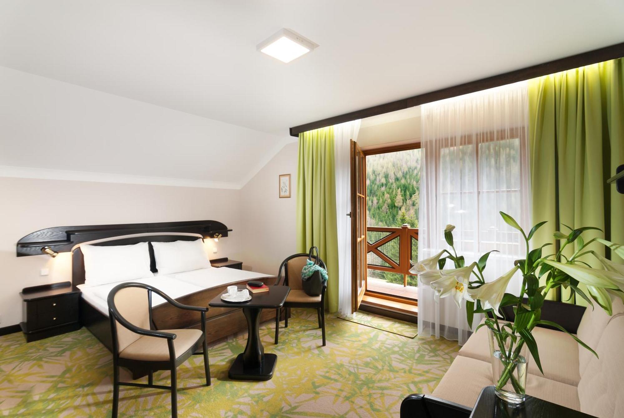 Hotel Zatisi Špindlerŭv Mlýn Buitenkant foto