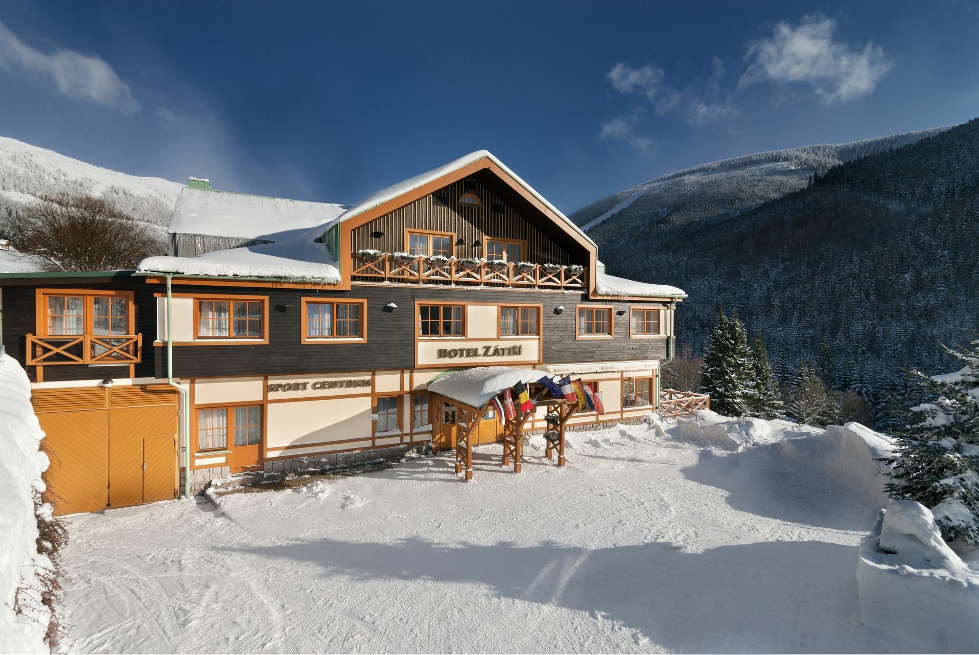 Hotel Zatisi Špindlerŭv Mlýn Buitenkant foto